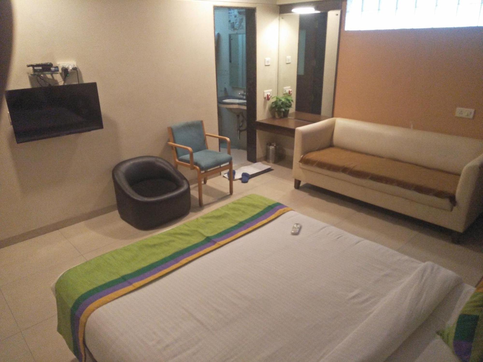 Treebo Trend Hotel Basera Pune Ngoại thất bức ảnh