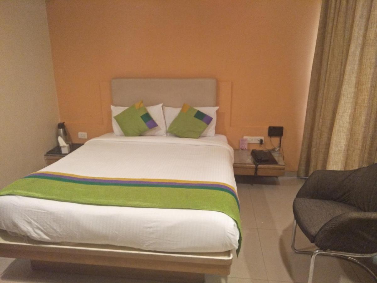 Treebo Trend Hotel Basera Pune Ngoại thất bức ảnh