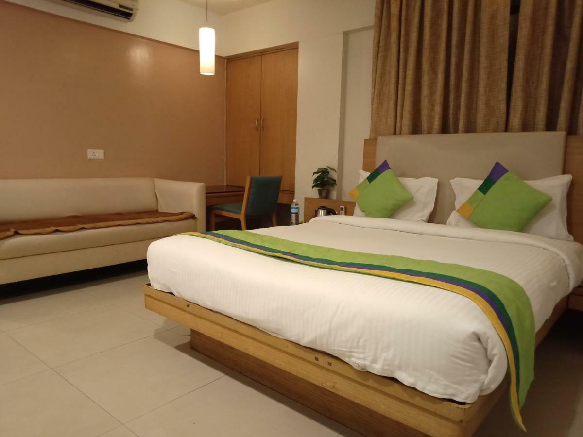 Treebo Trend Hotel Basera Pune Ngoại thất bức ảnh