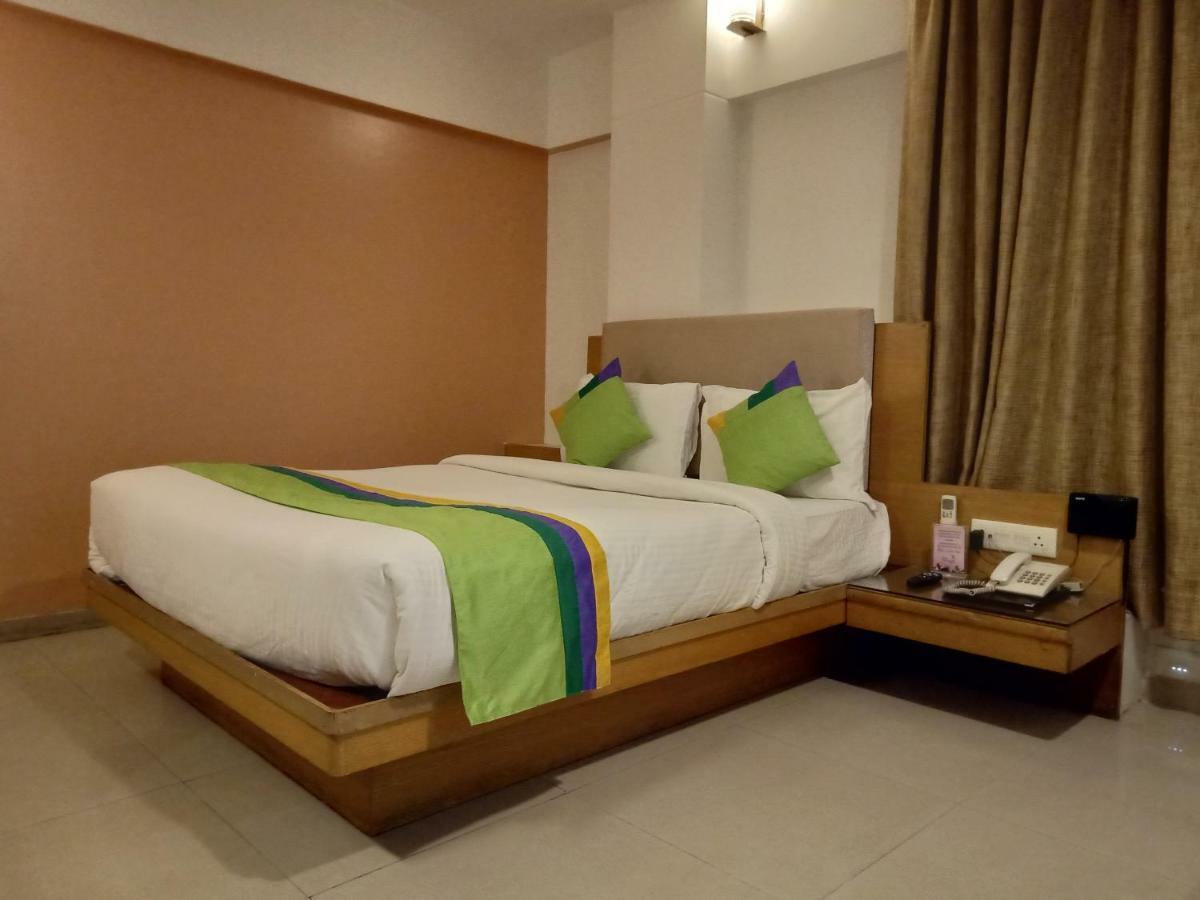 Treebo Trend Hotel Basera Pune Ngoại thất bức ảnh